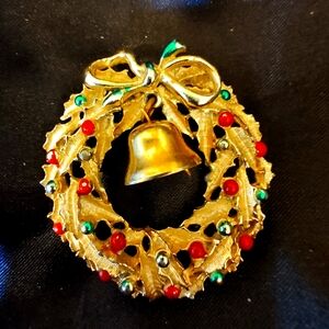 Vintage Gold and Red Christmas Wreath Brooch